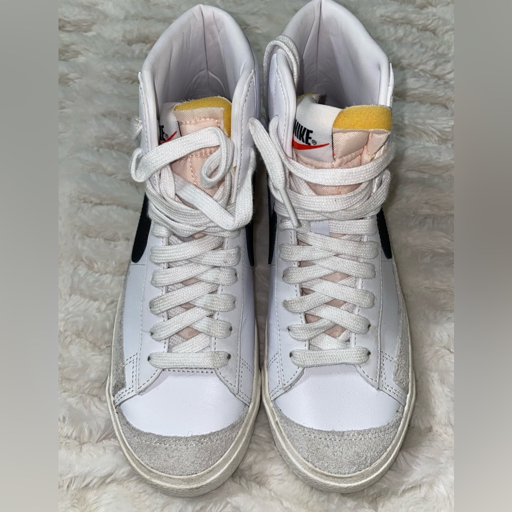 Nike Blazer mid ‘77. Size 6.5 women’s like new